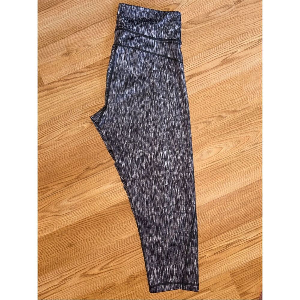 ADIDAS CLIMATE HIGH - RISE CAPRI LEGGINGS - Picture 2 of 5